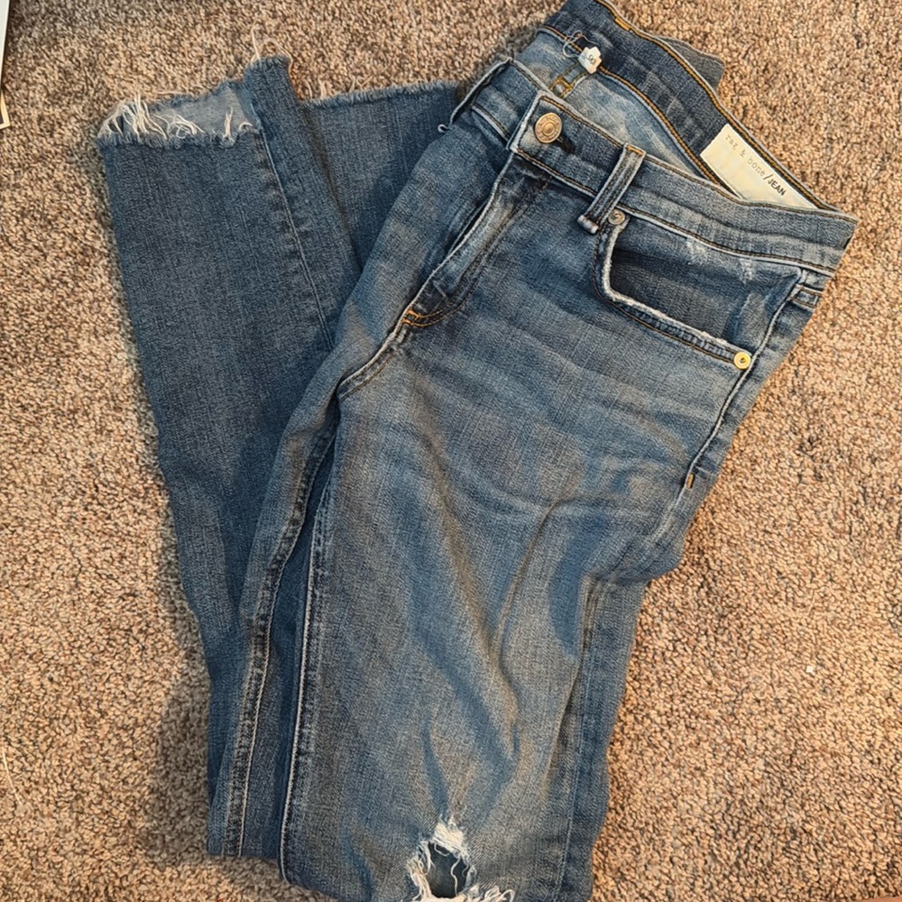 ‼️BARELY WORN‼️rag&bone skinny denim jeans with rip details size 30